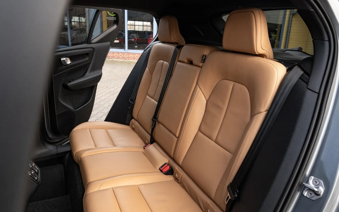 Volvo XC 40 cena 129900 przebieg: 76700, rok produkcji 2018 z Byczyna małe 781